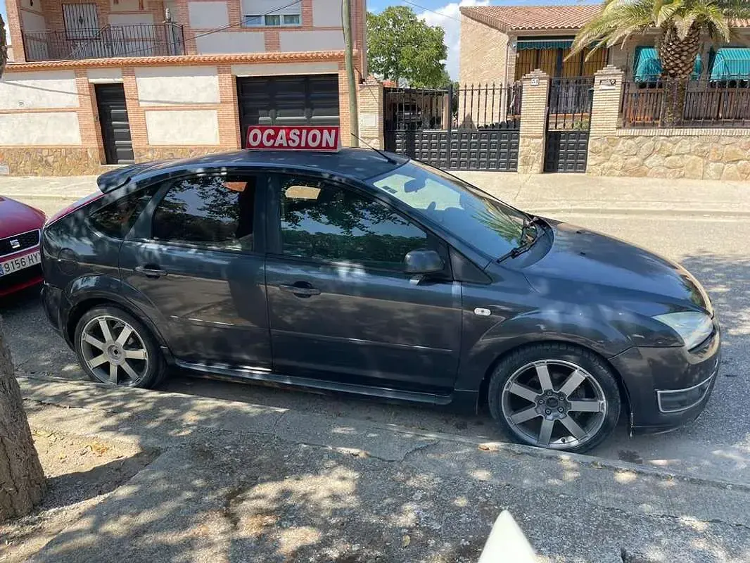 Usado Ford Focus Sport 109 CV (80 kW) 2005 Azul Utilitario