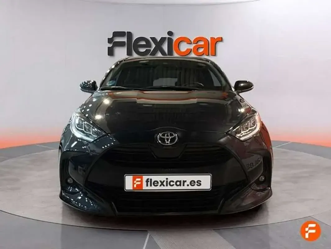 Usado Toyota Yaris Active 116 CV (85 kW) 2023 Negro Utilitario