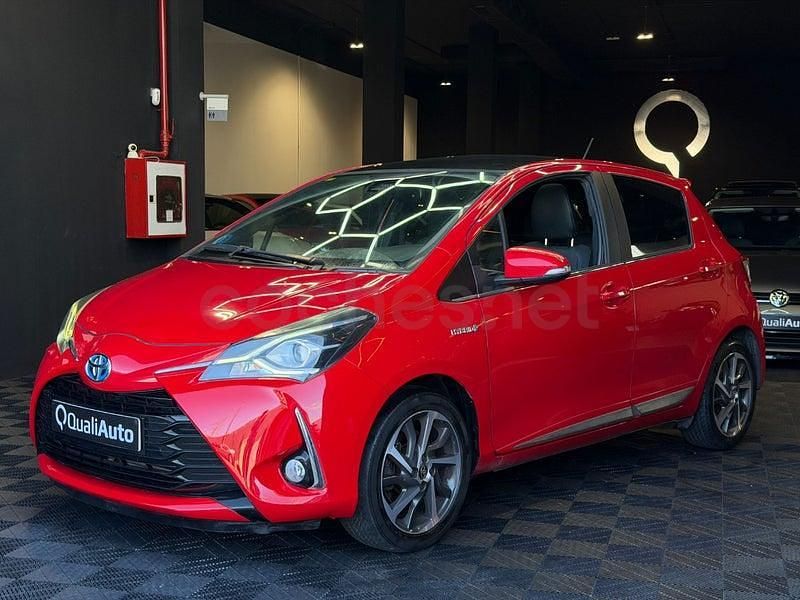 Usado Toyota Yaris Hybrid 100 CV (73 kW) 2019 Rojo Berlina