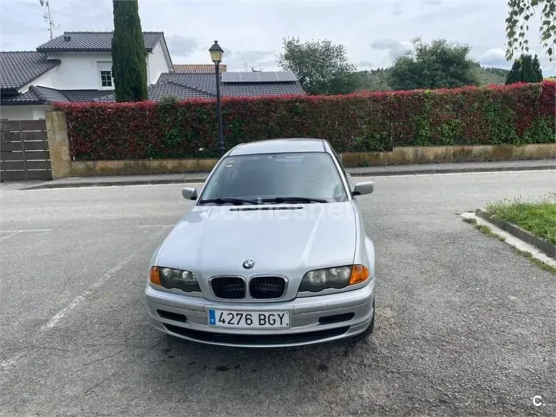 Usado BMW 320 136 CV (100 kW) 2001 Blanco Berlina