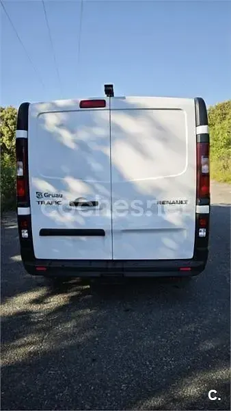 Usado Renault Trafic 120 CV (88 kW) 2020 Blanco Monovolumen