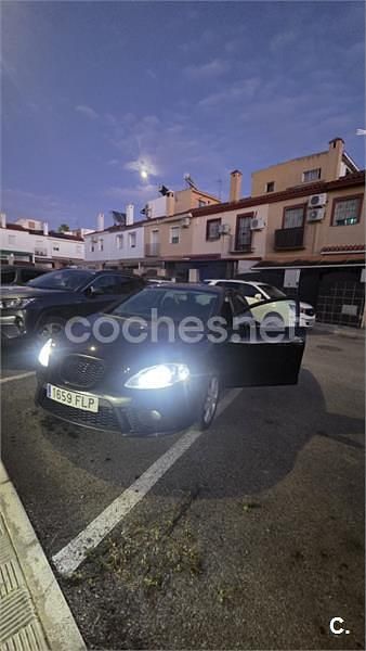 Usado Seat Leon Sport 140 CV (102 kW) 2007 Negro Utilitario