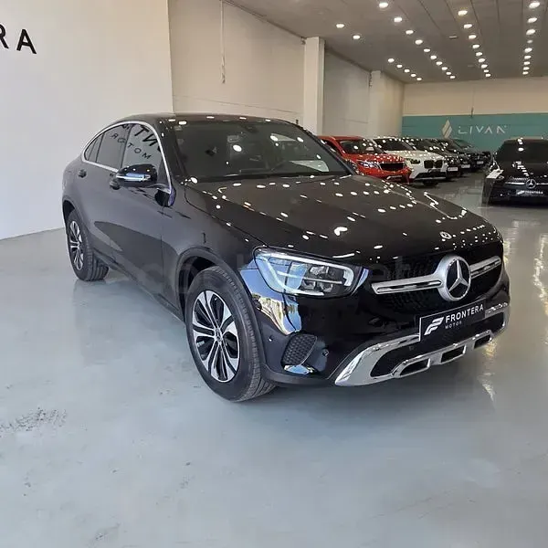 Usado Mercedes GLC200 163 CV (119 kW) 2022 Negro SUV