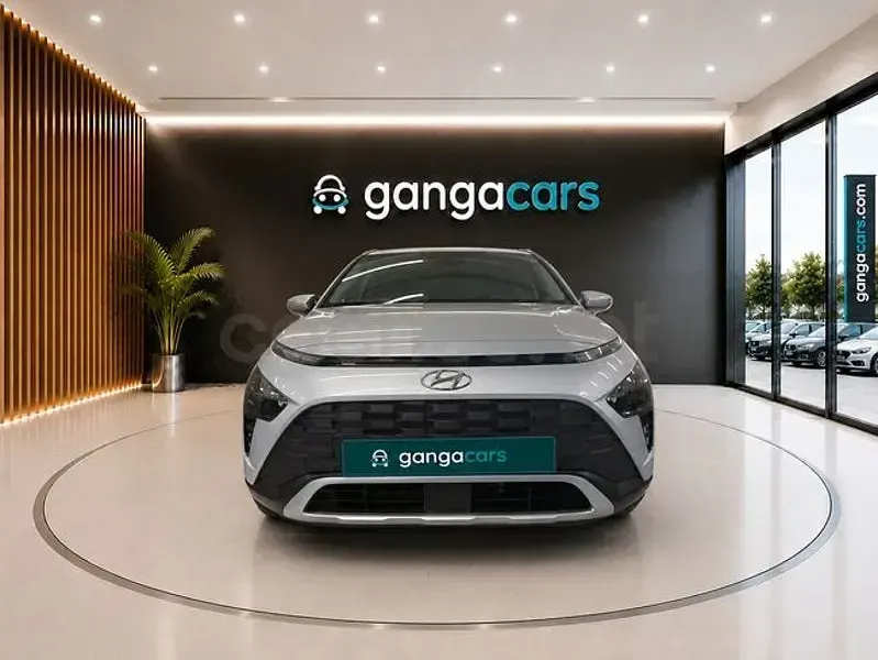 Usado Hyundai Bayon 100 CV (73 kW) 2023 Gris / plata SUV