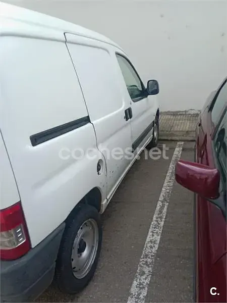 Begagnad Peugeot Partner Tepee 90 HK (66 kW) 2009 Vit Minibuss