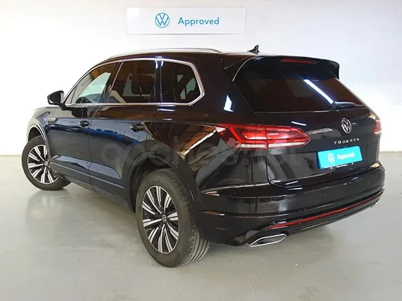 Usado VW Touareg 231 CV (169 kW) 2021 Negro SUV