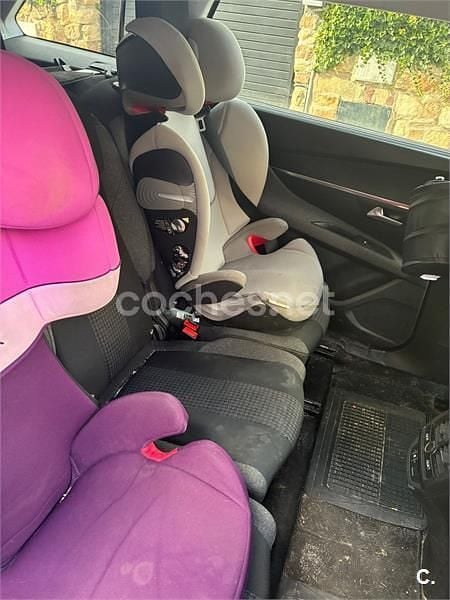 Gris / plata Usado 2018 Peugeot 5008 Active SUV | 11.000 € (Buen precio) - Imagen 1/1