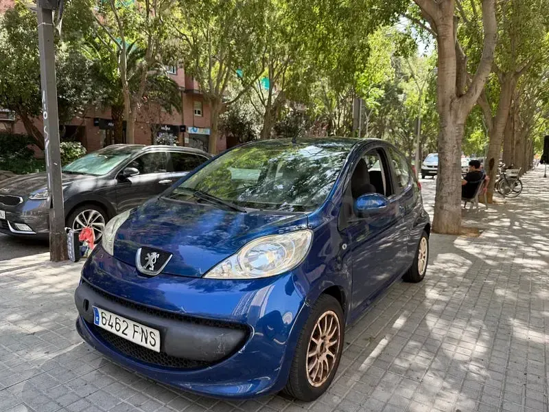 Usado Peugeot 107 68 CV (50 kW) 2007 Azul Utilitario