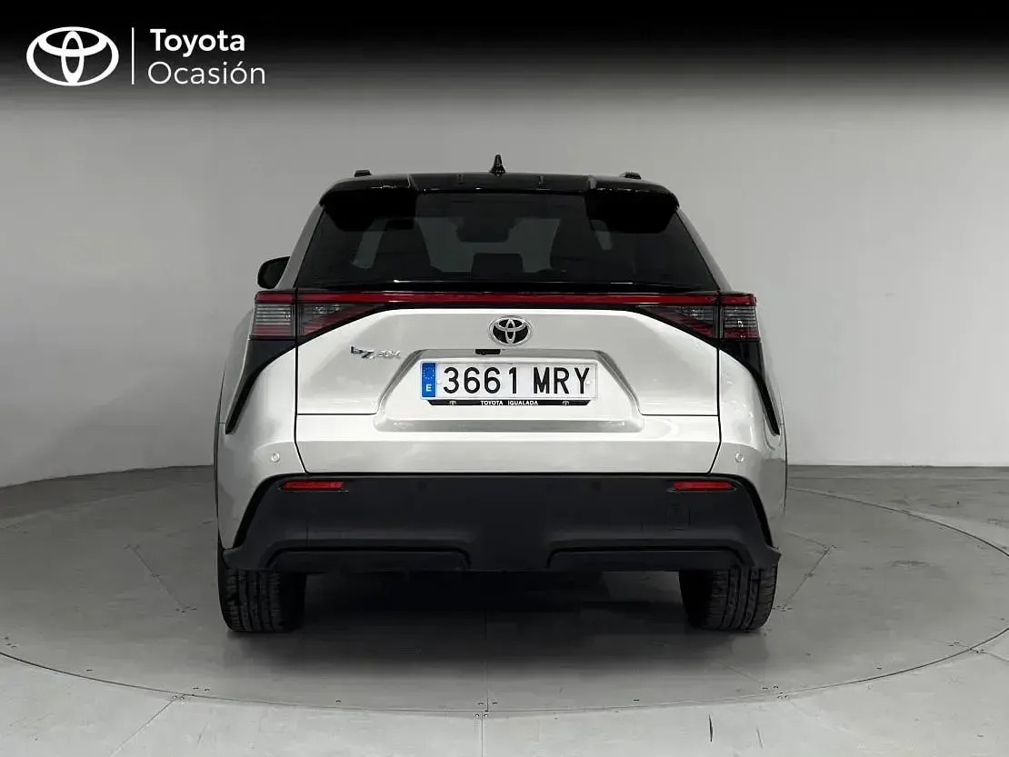 Usado Toyota bZ4X Plus 150 kW (204 CV) 2024 Bit plata polar SUV