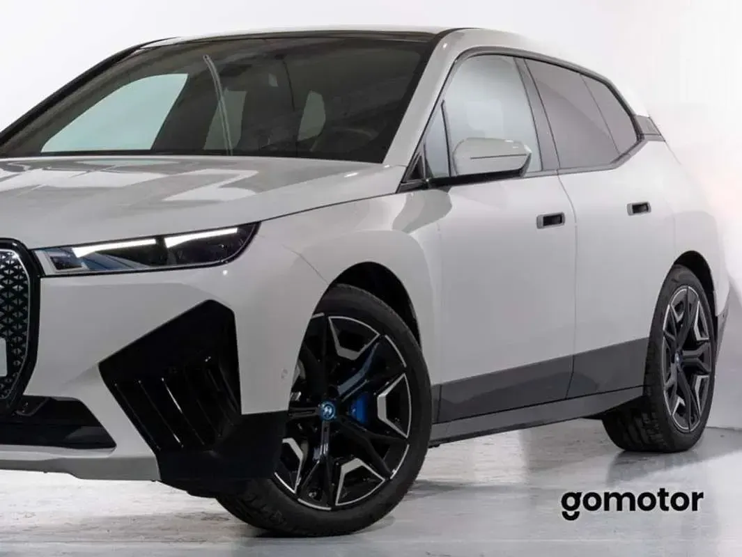 Usado BMW iX 239 kW (326 CV) 2025 Blanco SUV
