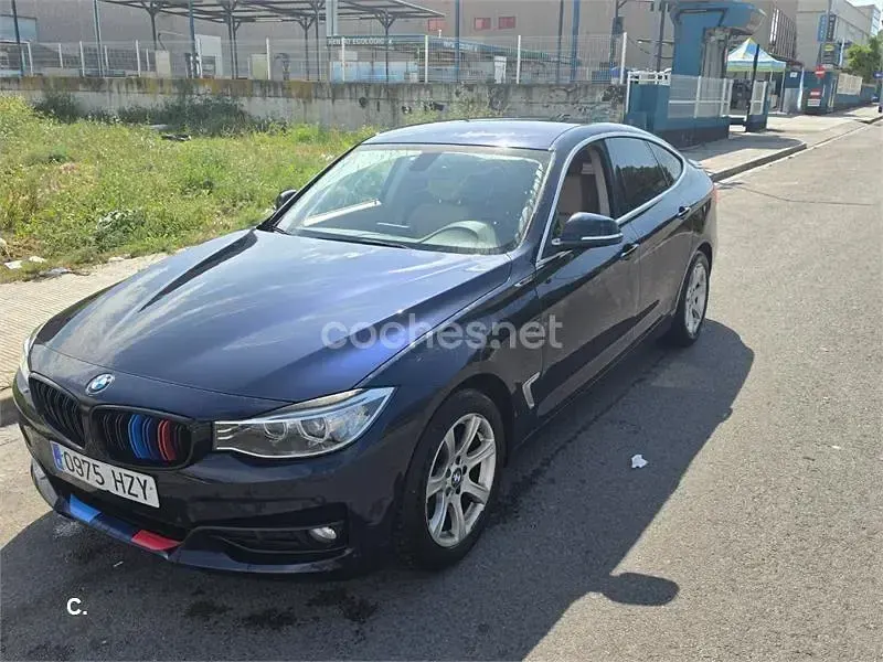 Usado BMW 318 Comfort Edition 143 CV (105 kW) 2014 Negro Berlina