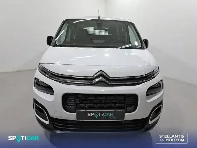 Usado Citroën Berlingo Business Class 102 CV (75 kW) 2023 Blanco Monovolumen