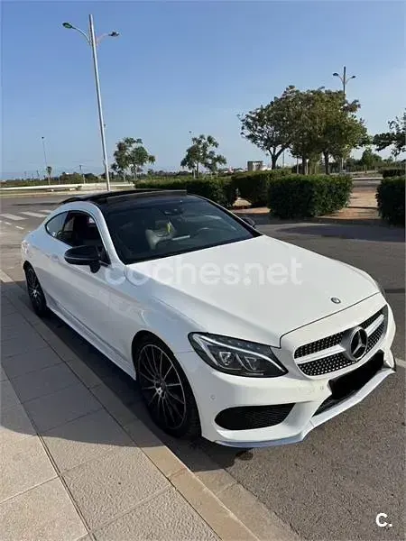 Używany Mercedes C220 170 KM (125 kW) 2017 Biały Coupe