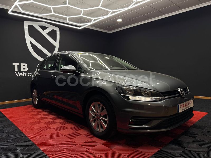 Gris / plata Usado 2017 VW Golf VII Business Berlina | 16.490 € (Precio justo) - Imagen 1/4