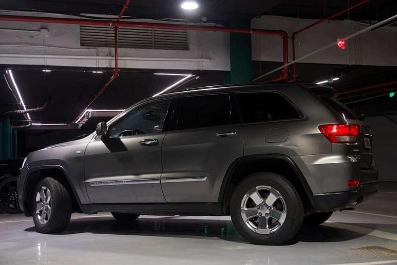 Usado Jeep Grand Cherokee Limited 241 CV (177 kW) 2012 Gris / plata SUV
