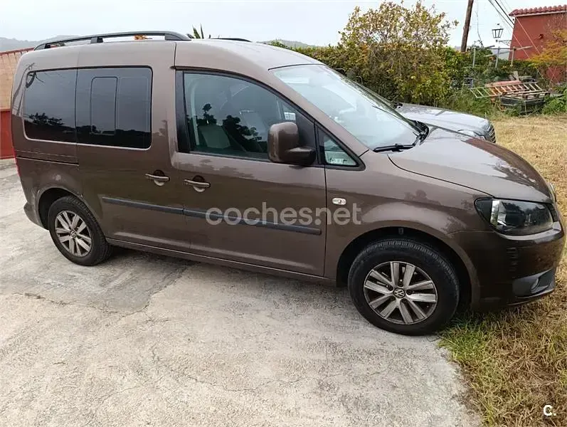 Usado VW Caddy Pro 102 CV (75 kW) 2014 Marrón Monovolumen