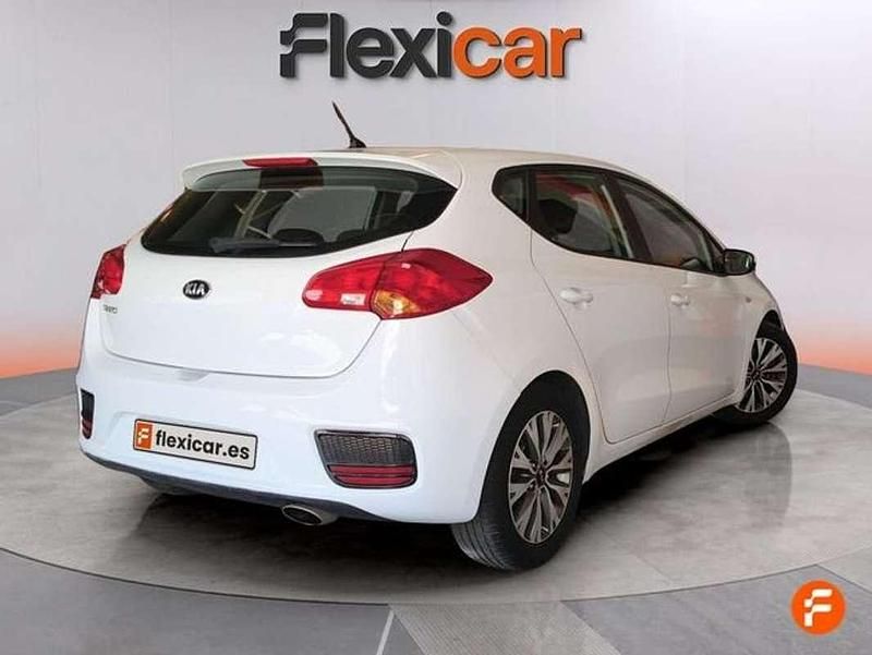 Usado Kia Ceed Plus 101 CV (74 kW) 2018 Blanco Utilitario