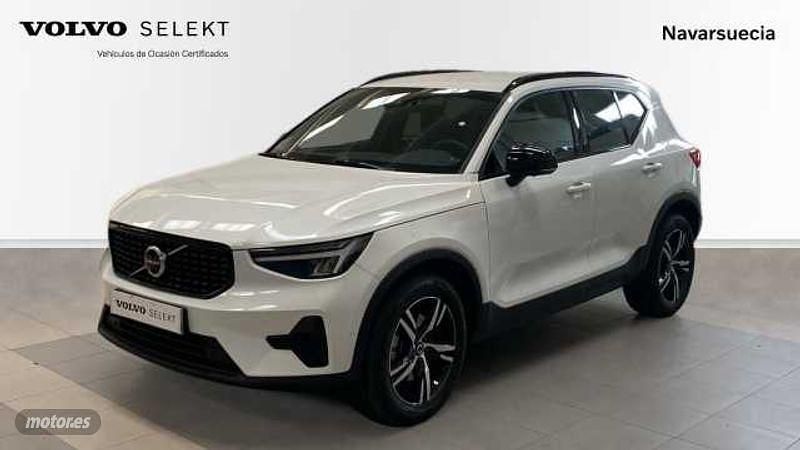 Blanco Nuevo 2025 Volvo XC40 Plus SUV | 39.900 € (Precio justo) - Imagen 1/4