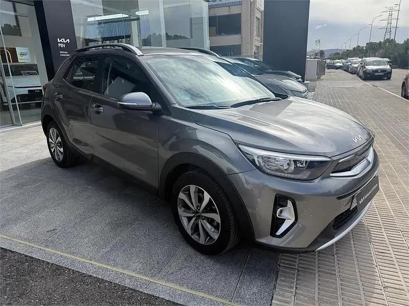 Begagnad Kia Stonic 100 HK (73 kW) 2025 Grå SUV