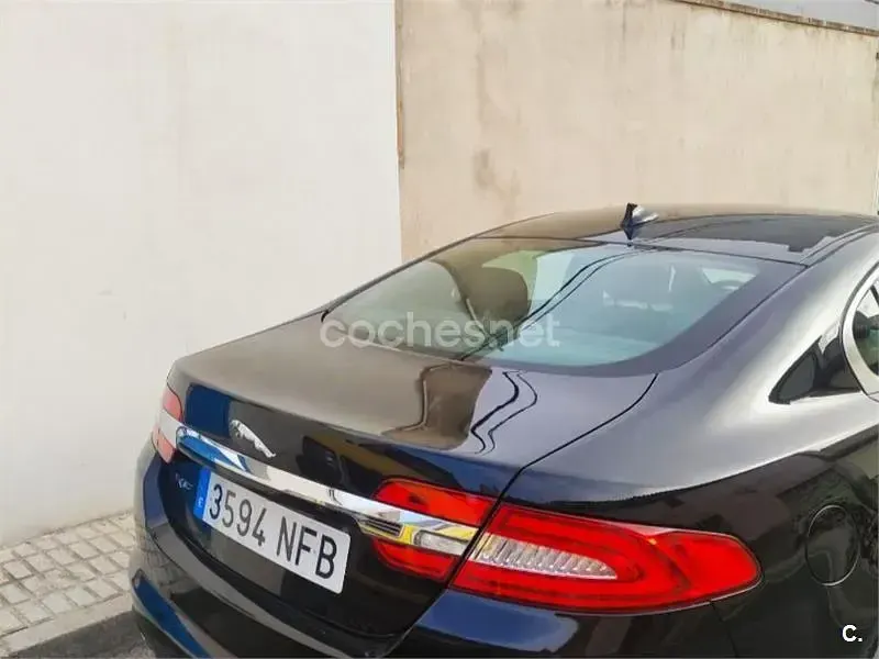 Usado Jaguar XF Portfolio 340 CV (250 kW) 2013 Negro Berlina
