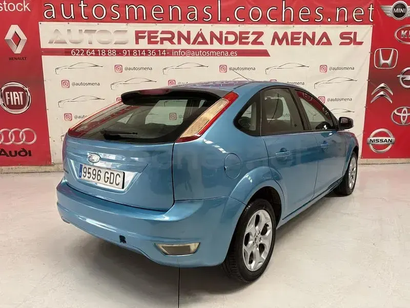 Usado Ford Focus Trend 100 CV (73 kW) 2008 Azul Berlina