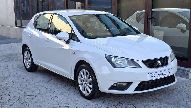 Blanco Usado 2015 Seat Ibiza Style Utilitario | 8700 € (Precio justo) - Imagen 1/4