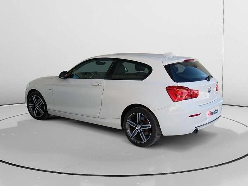 Usado BMW 118 Sport Line 143 CV (105 kW) 2016 Blanco Utilitario