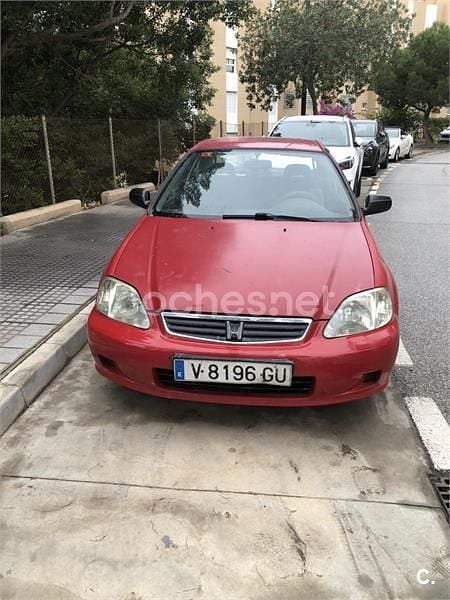 Usado Honda Civic S 90 CV (66 kW) 1999 Rojo Berlina