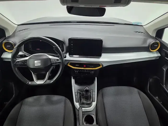 Usado Seat Arona Style Plus 110 CV (80 kW) 2022 Azul SUV