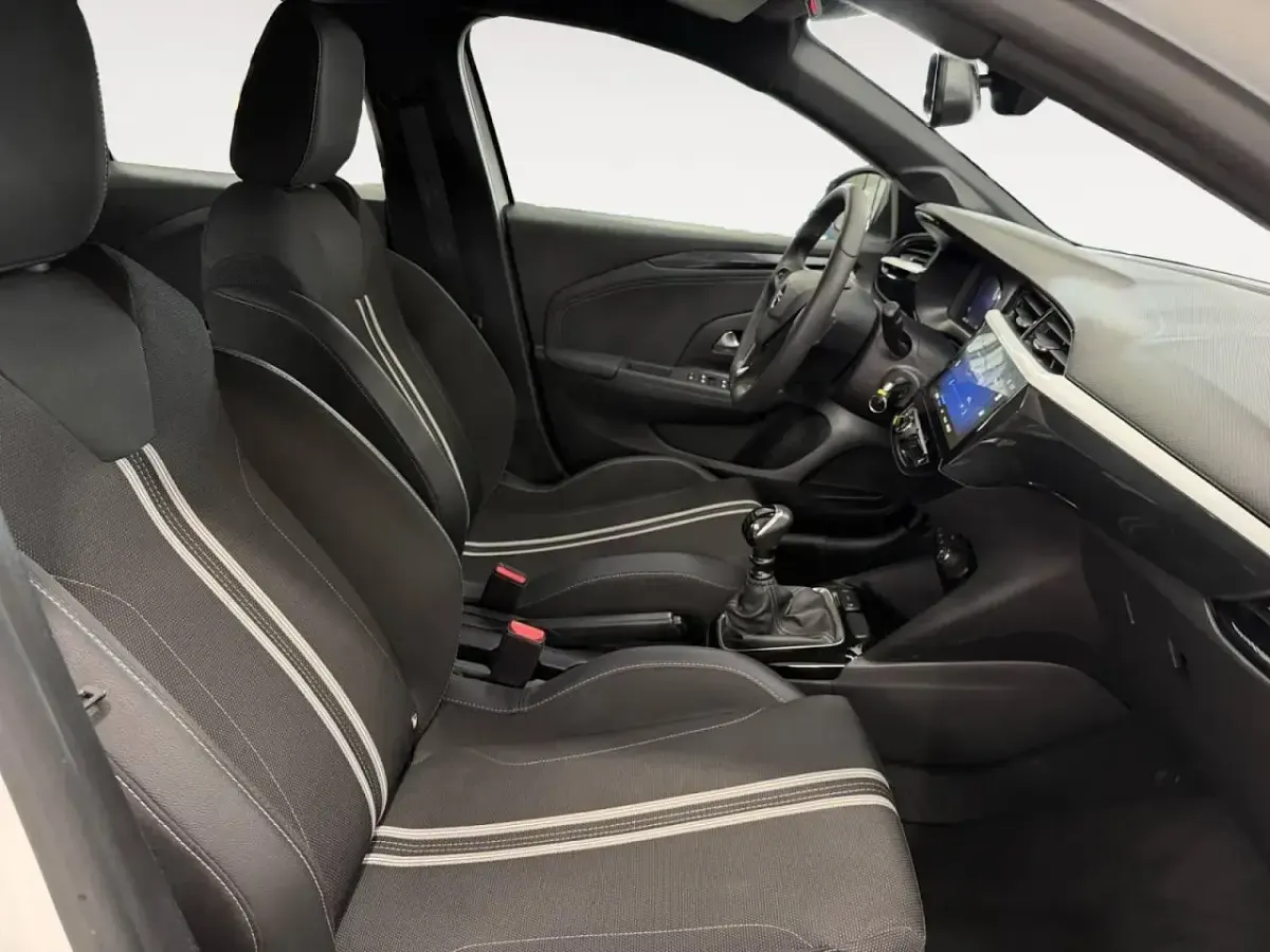 Usado Opel Corsa 100 CV (73 kW) 2024 Blanco Utilitario