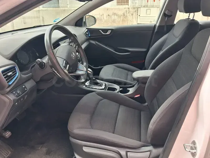 Usado Hyundai Ioniq Style 141 CV (103 kW) 2018 Blanco Utilitario
