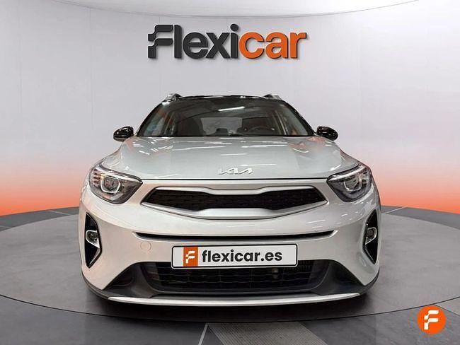 Usado Kia Stonic 100 CV (73 kW) 2022 Gris SUV