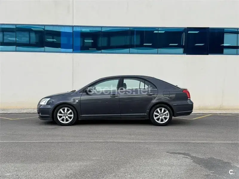 Occasion Toyota Avensis Sol 129 PK (94 kW) 2006 Grijs Sedan