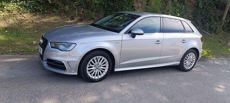 Usado Audi A3 Sportback e-tron S-Line 204 CV (150 kW) 2015 Gris Utilitario