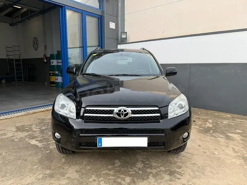 Usado Toyota RAV4 Executive 136 CV (100 kW) 2008 Negro SUV