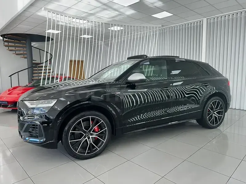 Usado Audi Q8 Ambiente 286 CV (210 kW) 2021 Negro SUV