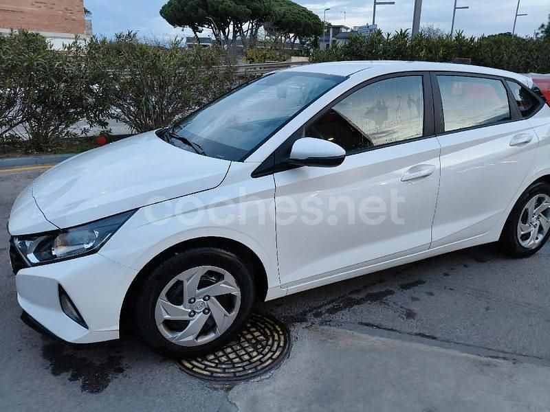 Blanco Usado 2023 Hyundai i20 Berlina | 12.500 € (Buen precio) - Imagen 1/4