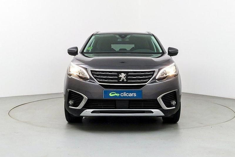 Usado Peugeot 5008 Allure 130 CV (95 kW) 2019 Gris / plata SUV