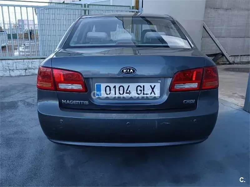 Usado Kia Magentis 140 CV (102 kW) 2009 Gris / plata Berlina