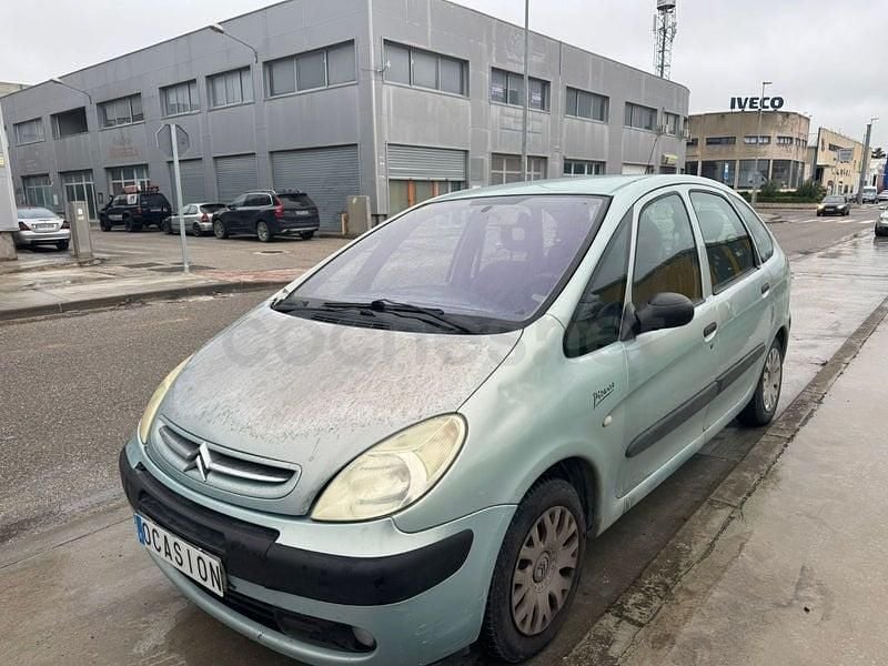 Usado Citroën Xsara Picasso Exclusive 95 CV (69 kW) 2005 Azul Monovolumen