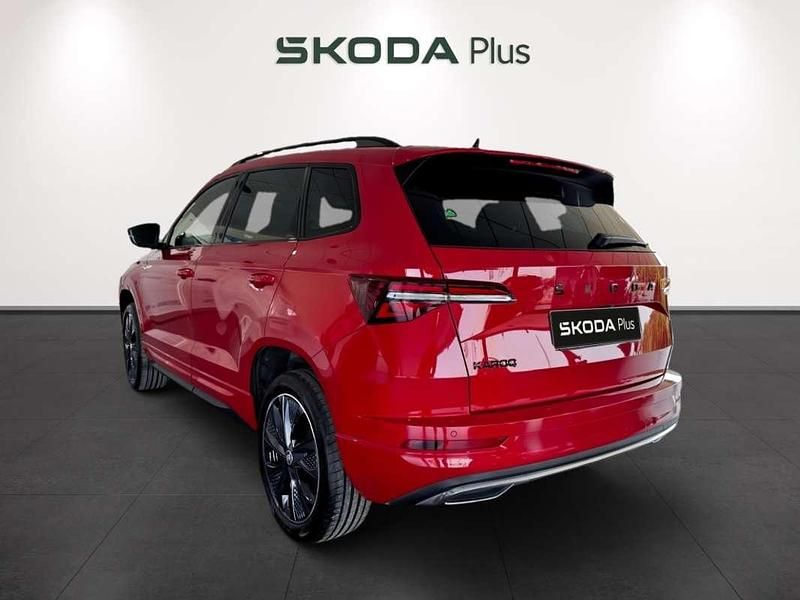 Usado Skoda Karoq SportLine 150 CV (110 kW) 2023 Rojo SUV
