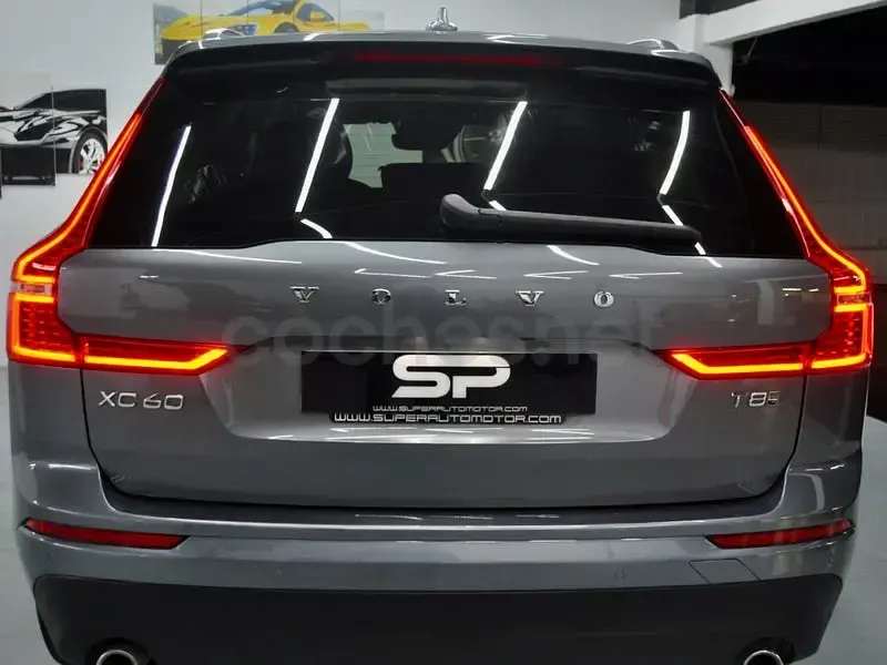 Usado Volvo XC60 Business Edition 390 CV (286 kW) 2021 Gris / plata SUV