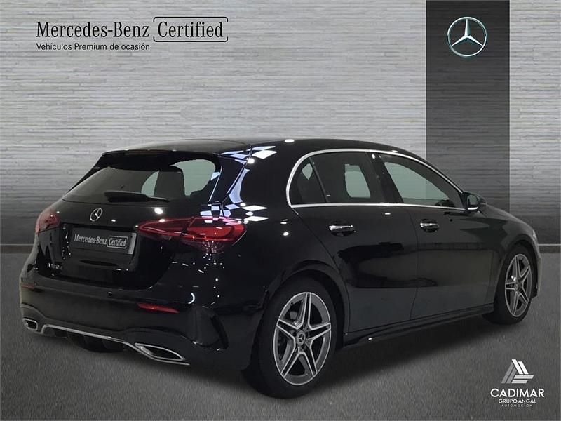 Usado Mercedes A180 AMG line 116 CV (85 kW) 2024 Negro Berlina