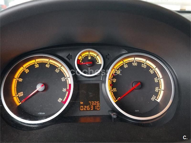 Usado Opel Corsa Selective 100 CV (73 kW) 2014 Blanco Utilitario