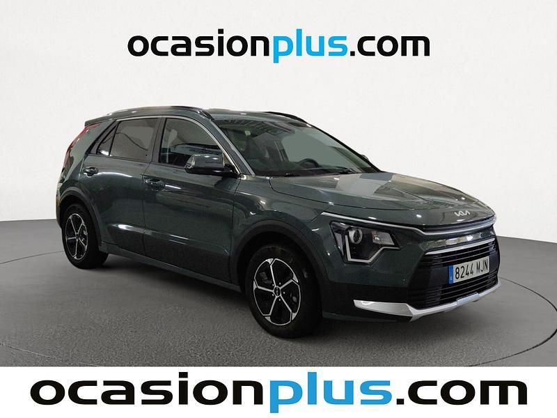 Usado Kia Niro 141 CV (103 kW) 2023 Gris / plata SUV