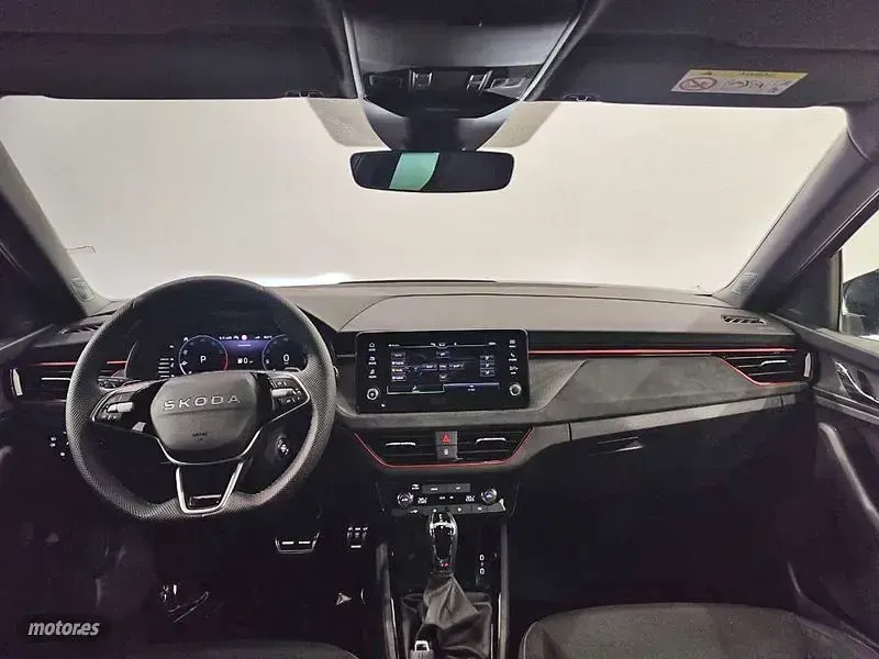 Usado Skoda Kamiq Sport 116 CV (85 kW) 2025 Azul SUV