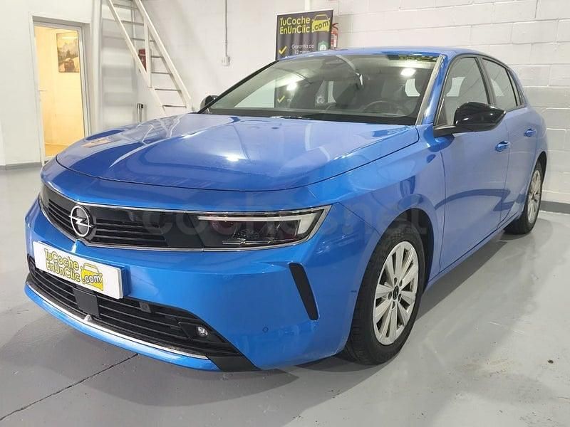 Usado Opel Astra Edition 110 CV (80 kW) 2023 Azul Berlina