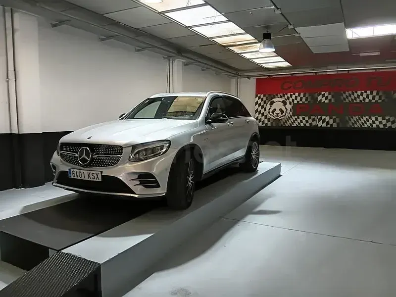 Usado Mercedes GLC43 AMG 390 CV (286 kW) 2019 Gris / plata SUV