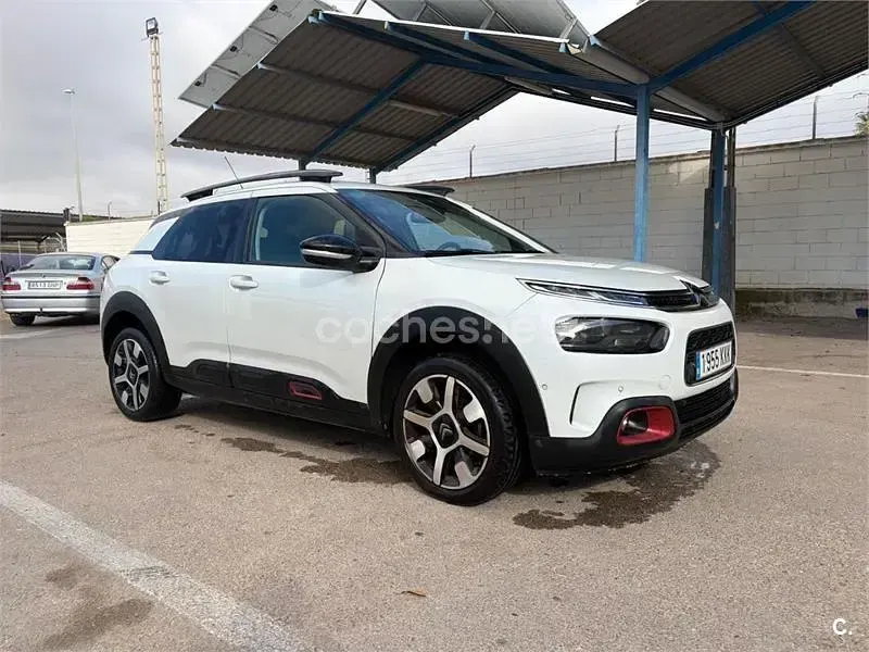 Usado Citroën C4 Shine 100 CV (73 kW) 2018 Blanco Berlina