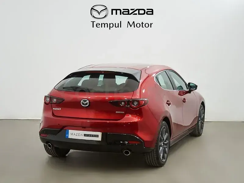 Używany Mazda 3 Center-Line 140 KM (102 kW) 2025 Czerwony Sedan/Limuzyna